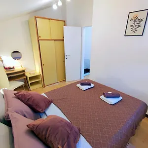  Apartment Pajtak